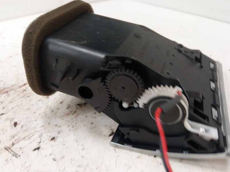 Recambio de aireador izquierdo para audi a8 d3 (4e2, 4e8) 3.0 tdi quattro referencia OEM IAM 4E0820901  