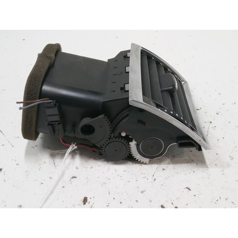 Recambio de aireador derecho para audi a8 d3 (4e2, 4e8) 3.0 tdi quattro referencia OEM IAM 4E0820902  