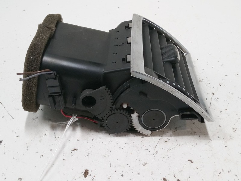 Recambio de aireador derecho para audi a8 d3 (4e2, 4e8) 3.0 tdi quattro referencia OEM IAM 4E0820902  