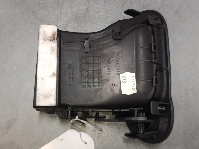 Recambio de aireador izquierdo para renault modus / grand modus (f/jp0_) 1.4 (jp01, jp0j) referencia OEM IAM 4622618  