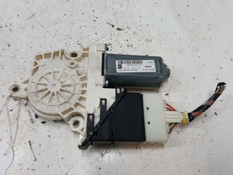 Recambio de motor elevaluna trasero derecho para seat altea xl (5p5, 5p8) 2.0 tdi 16v referencia OEM IAM 1K0959704AE  