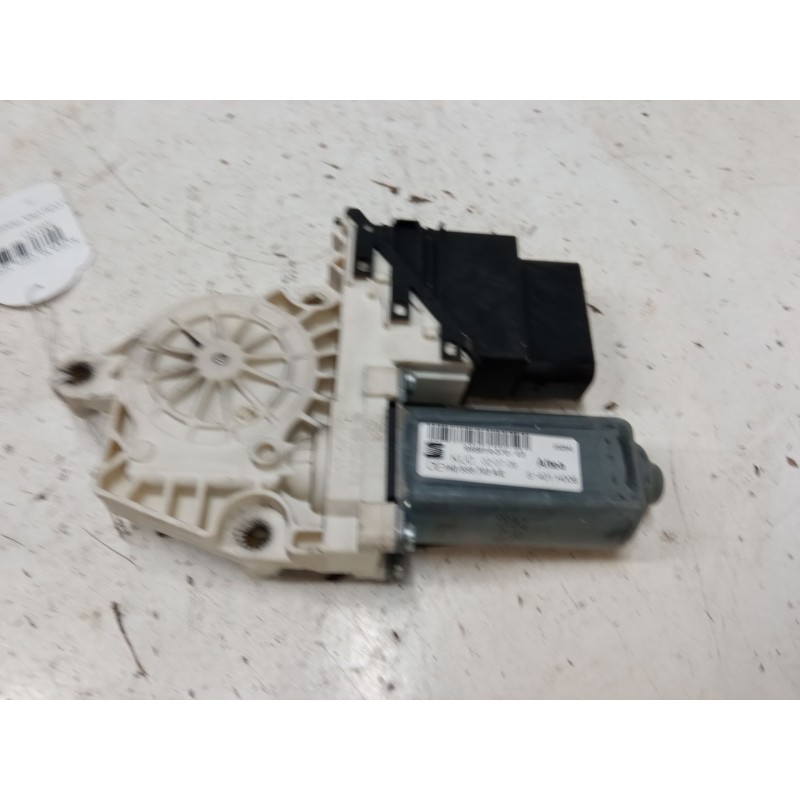 Recambio de motor elevaluna trasero izquierdo para seat altea xl (5p5, 5p8) 2.0 tdi 16v referencia OEM IAM 1K0959703AE  