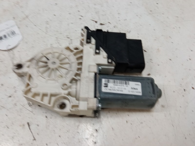Recambio de motor elevaluna trasero izquierdo para seat altea xl (5p5, 5p8) 2.0 tdi 16v referencia OEM IAM 1K0959703AE  