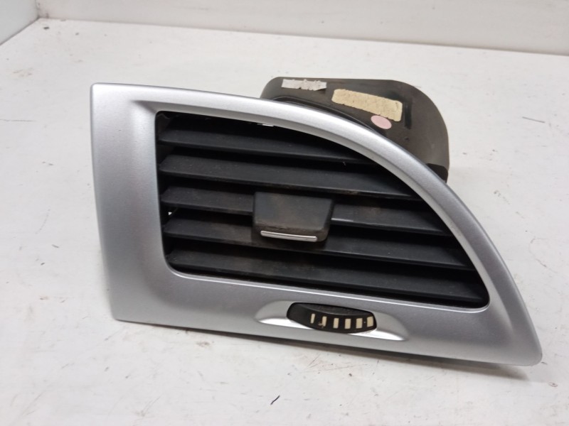Recambio de aireador izquierdo para renault megane iii hatchback (bz0/1_, b3_) 1.6 16v (bz1b, bz1h) referencia OEM IAM   