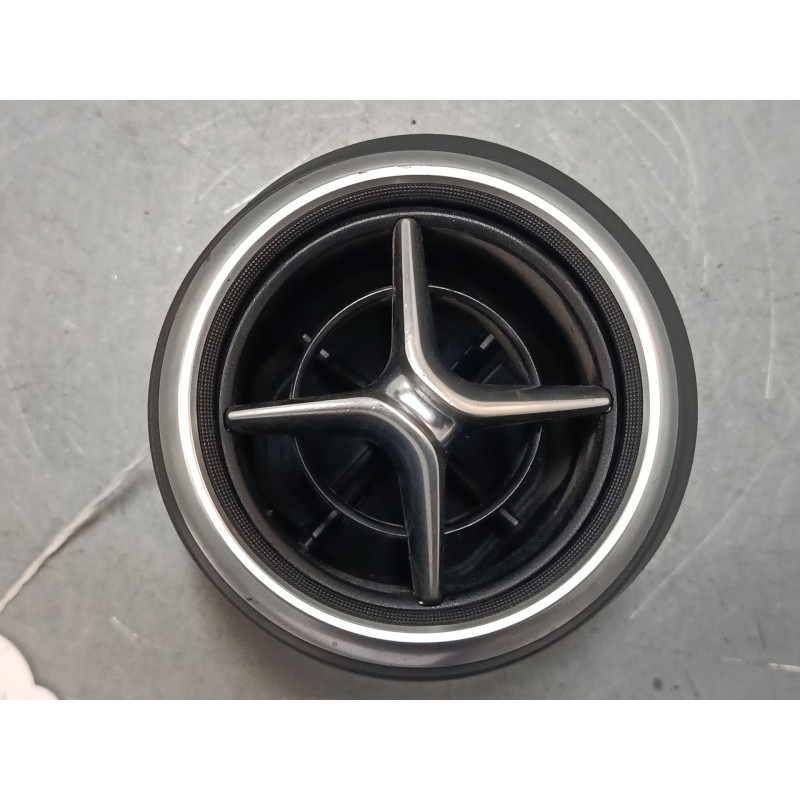 Recambio de aireador izquierdo para mercedes-benz clase a (w176) a 220 d (176.003) referencia OEM IAM A1768300754  