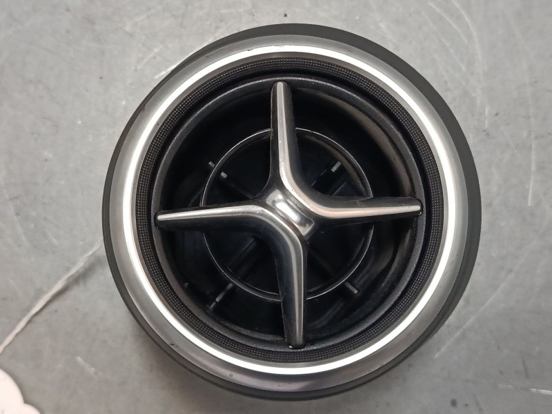 Recambio de aireador izquierdo para mercedes-benz clase a (w176) a 220 d (176.003) referencia OEM IAM A1768300754  