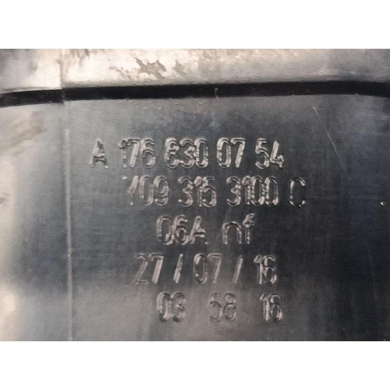 Recambio de aireador izquierdo para mercedes-benz clase a (w176) a 220 d (176.003) referencia OEM IAM A1768300754  