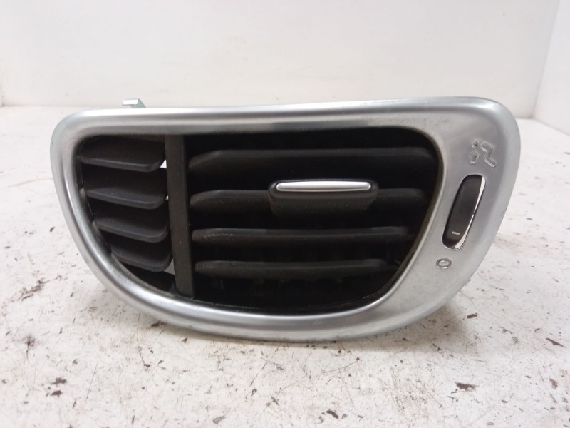 Recambio de aireador izquierdo para fiat 500l (351_, 352_) 1.4 (199lyb1b) referencia OEM IAM   