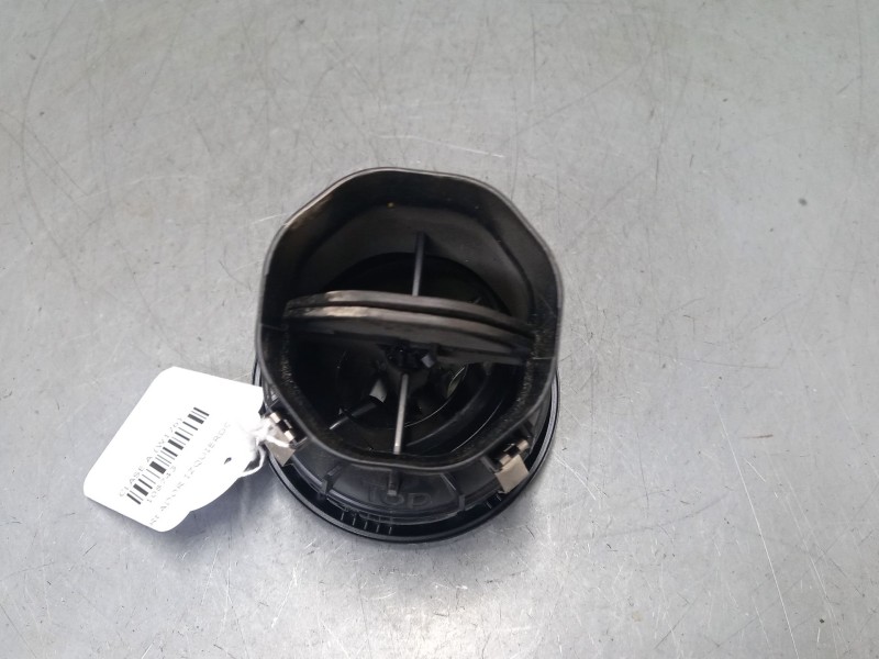 Recambio de aireador izquierdo para mercedes-benz clase a (w176) a 220 d (176.003) referencia OEM IAM A1768300354  