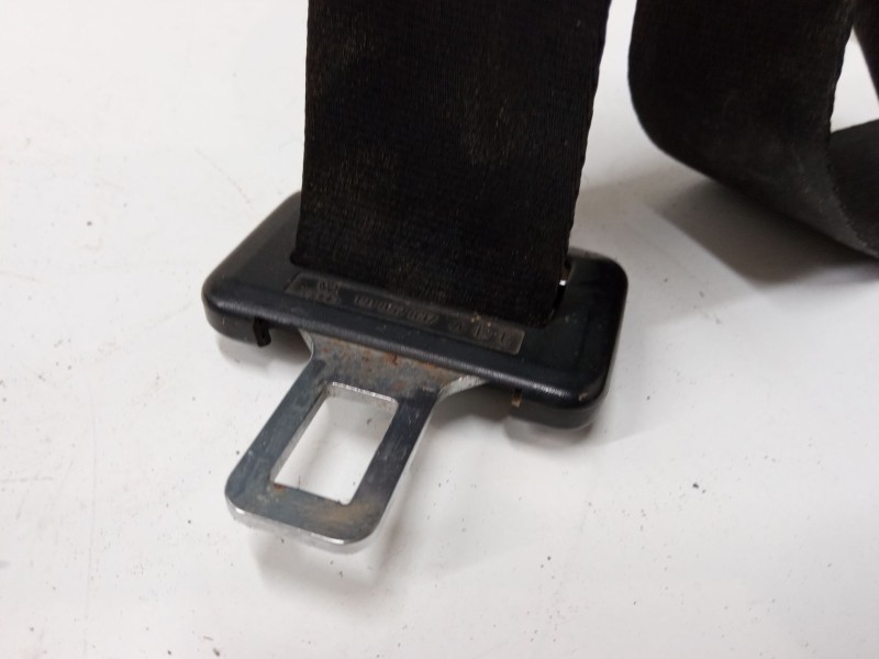 Recambio de cinturon central 3ª fila para volkswagen caravelle 2,4 5v 2-aab-2m referencia OEM IAM   