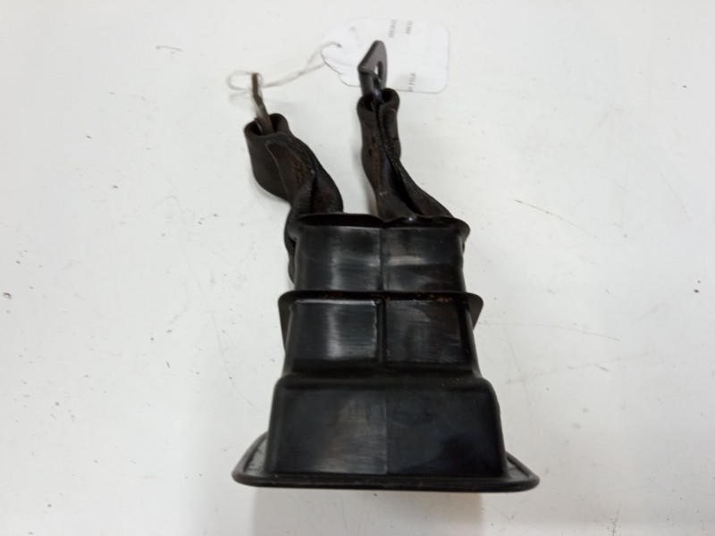 Recambio de anclaje cinturon izquierdo 3ª fila para volkswagen caravelle 2,4 5v 2-aab-2m referencia OEM IAM 703885947A  