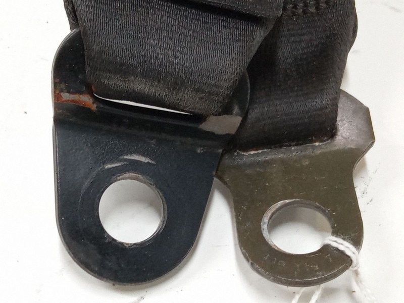 Recambio de anclaje cinturon izquierdo 3ª fila para volkswagen caravelle 2,4 5v 2-aab-2m referencia OEM IAM 703885947A  