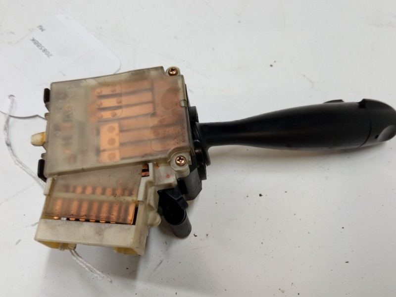 Recambio de mando de intermitencia para toyota yaris (_p1_) 1.3 (ncp10_, scp12_) referencia OEM IAM 1736482  