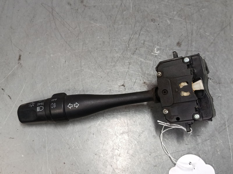 Recambio de mando de intermitencia para nissan vanette cargo autobús (hc 23) 2.3 d referencia OEM IAM 368288 V  