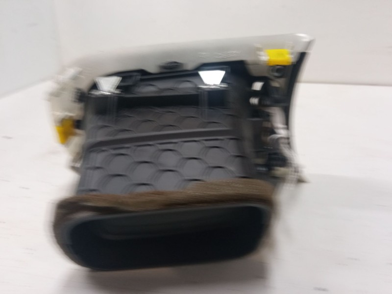 Recambio de aireador izquierdo para citroën c3 iii (sx) 1.6 bluehdi 75 referencia OEM IAM 98159963ZD  
