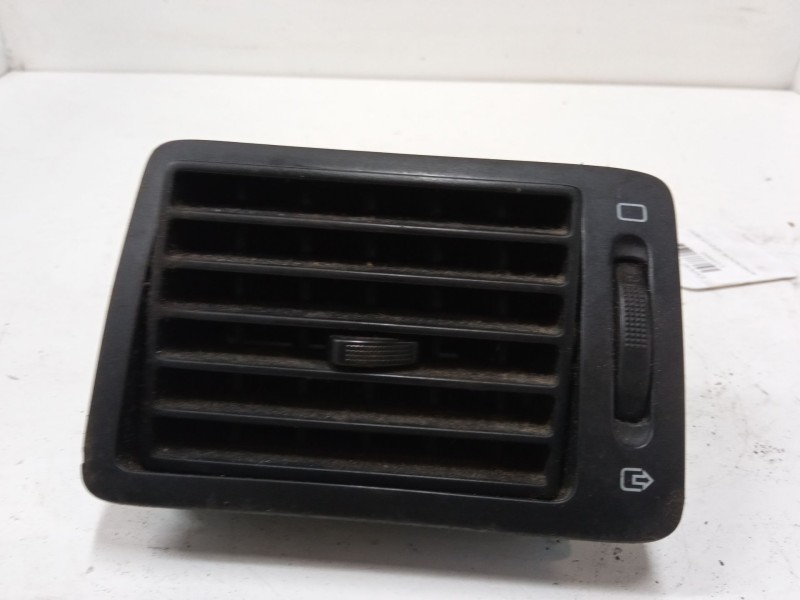 Recambio de aireador izquierdo para peugeot expert caja/chasis 1.6 hdi 90 16v referencia OEM IAM   