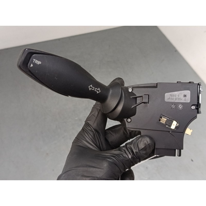 Recambio de mando de intermitencia para ford fiesta vi (cb1, ccn) 1.4 tdci referencia OEM IAM 8a6t13335bc  