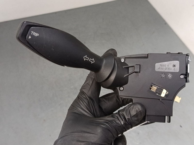 Recambio de mando de intermitencia para ford fiesta vi (cb1, ccn) 1.4 tdci referencia OEM IAM 8a6t13335bc  