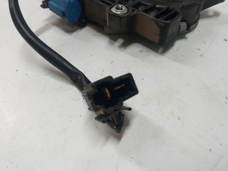Recambio de motor elevaluna trasero derecho para chevrolet captiva (c100, c140) 2.4 referencia OEM IAM 25937970  