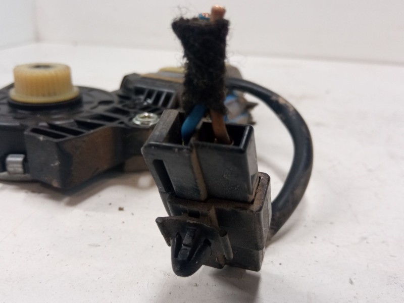 Recambio de motor elevaluna trasero izquierdo para chevrolet captiva (c100, c140) 2.4 referencia OEM IAM   