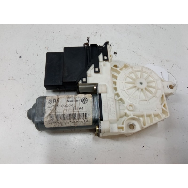 Recambio de motor elevaluna trasero derecho para volkswagen golf iv (1j1) 1.4 16v referencia OEM IAM 1C0959812A  