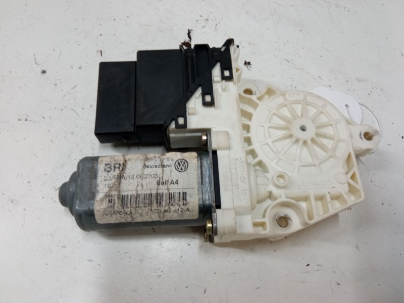 Recambio de motor elevaluna trasero derecho para volkswagen golf iv (1j1) 1.4 16v referencia OEM IAM 1C0959812A  