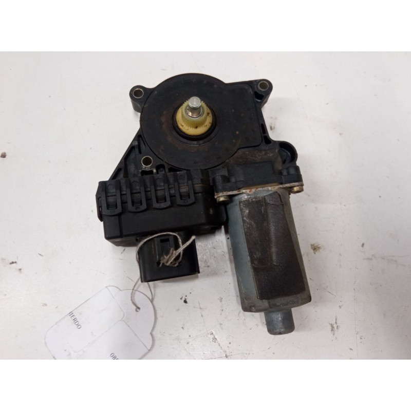 Recambio de motor elevaluna trasero izquierdo para ford mondeo iii sedán (b4y) 2.0 16v tddi / tdci referencia OEM IAM 0130821773