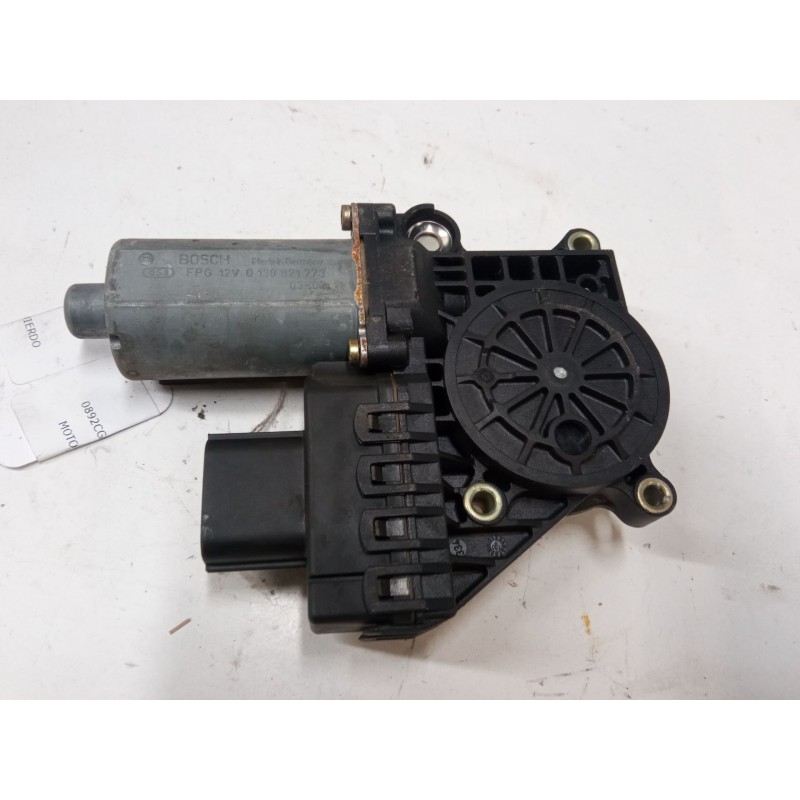 Recambio de motor elevaluna trasero izquierdo para ford mondeo iii sedán (b4y) 2.0 16v tddi / tdci referencia OEM IAM 0130821773