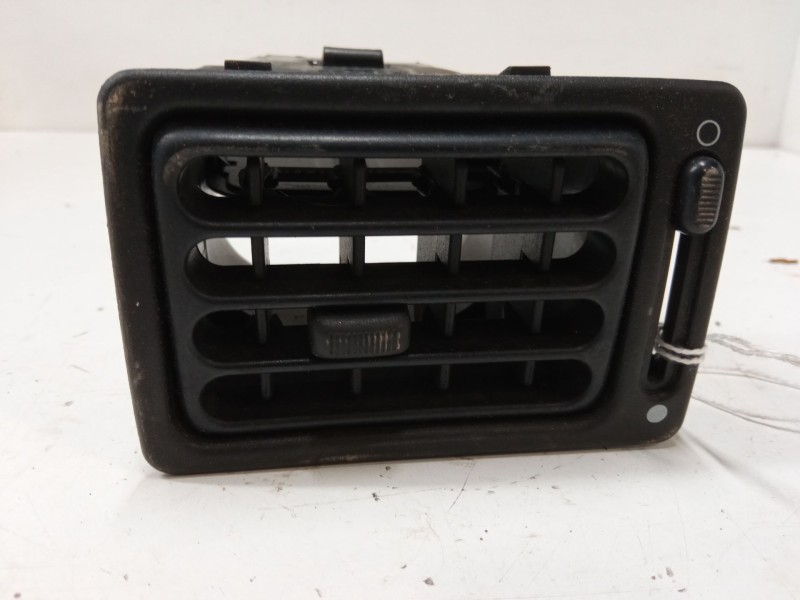 Recambio de aireador derecho para peugeot 106 ii (1a_, 1c_) 1.4 i referencia OEM IAM   