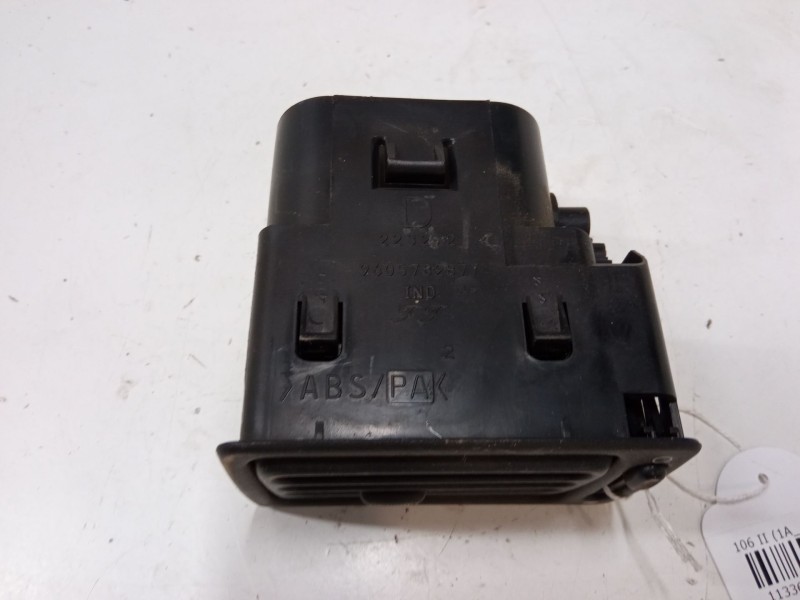 Recambio de aireador derecho para peugeot 106 ii (1a_, 1c_) 1.4 i referencia OEM IAM   