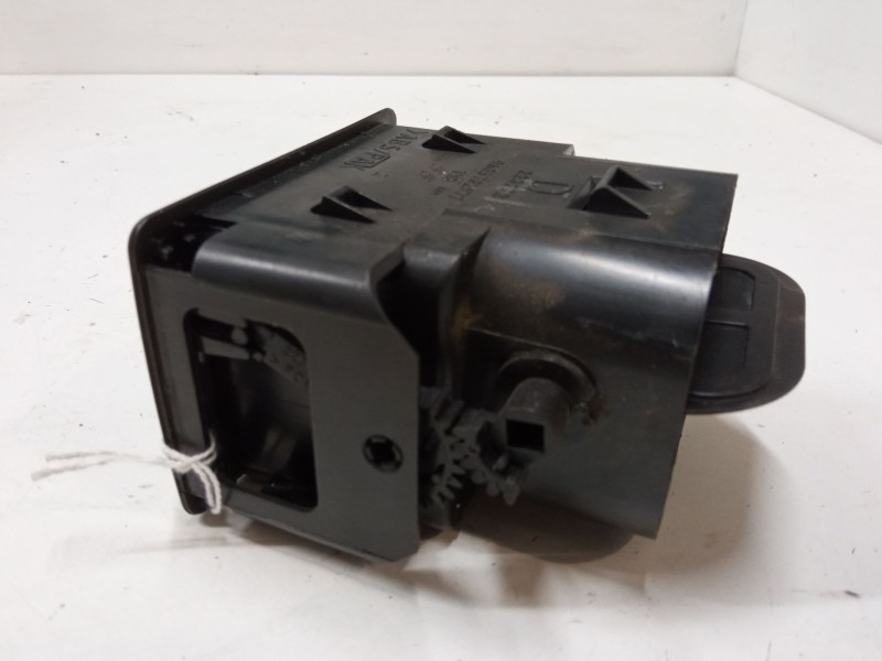 Recambio de aireador derecho para peugeot 106 ii (1a_, 1c_) 1.4 i referencia OEM IAM   