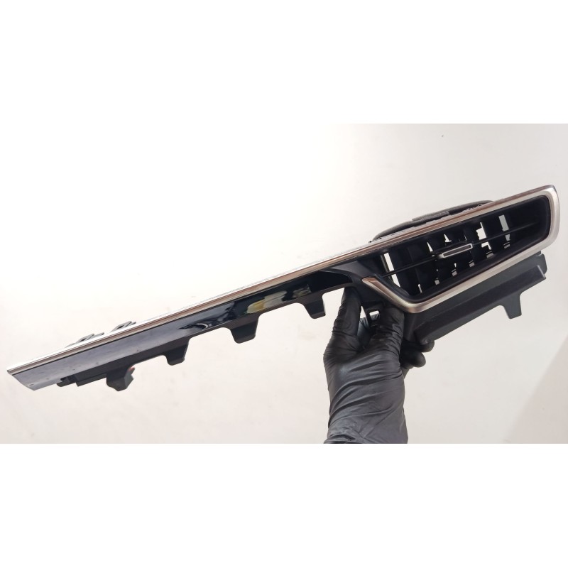 Recambio de aireador derecho para toyota corolla station wagon (_e21_) 1.8 hybrid (zwe211) referencia OEM IAM 5566002510 5566002