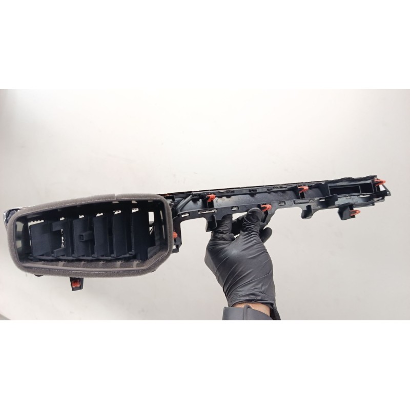 Recambio de aireador derecho para toyota corolla station wagon (_e21_) 1.8 hybrid (zwe211) referencia OEM IAM 5566002510 5566002