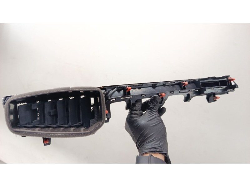 Recambio de aireador derecho para toyota corolla station wagon (_e21_) 1.8 hybrid (zwe211) referencia OEM IAM 5566002510 5566002