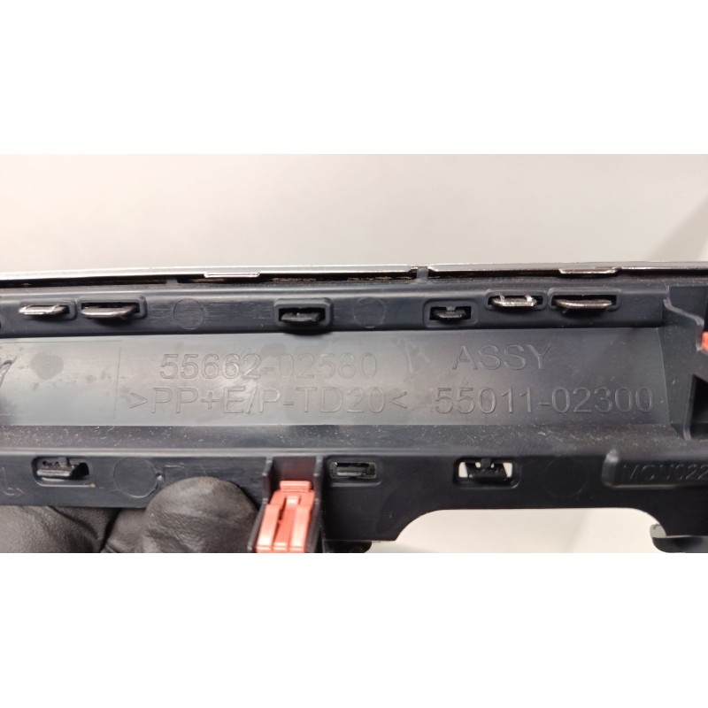 Recambio de aireador derecho para toyota corolla station wagon (_e21_) 1.8 hybrid (zwe211) referencia OEM IAM 5566002510 5566002