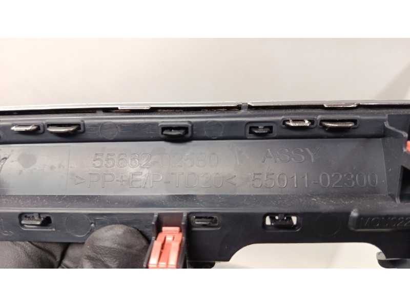 Recambio de aireador derecho para toyota corolla station wagon (_e21_) 1.8 hybrid (zwe211) referencia OEM IAM 5566002510 5566002