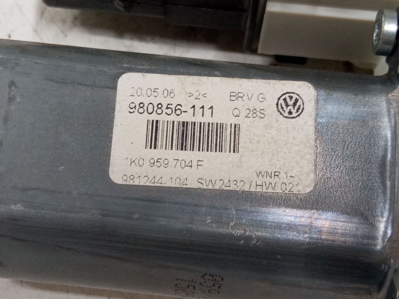 Recambio de motor elevaluna trasero derecho para volkswagen passat b6 (3c2) 2.0 tdi referencia OEM IAM   