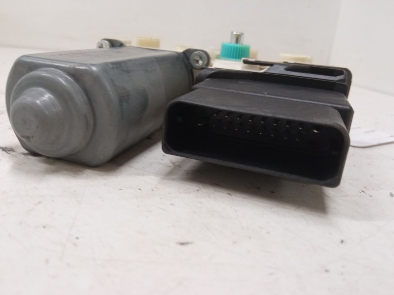 Recambio de motor elevaluna trasero derecho para volkswagen passat b6 (3c2) 2.0 tdi referencia OEM IAM   