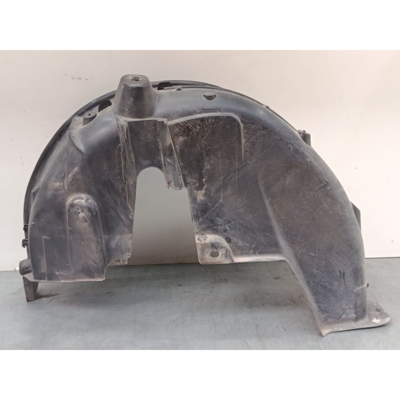 Recambio de paso de rueda trasero izquierdo para citroën c3 iii (sx) 1.2 vti 82 referencia OEM IAM 9811931680  