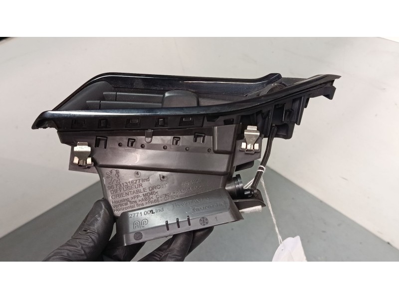 Recambio de aireador derecho para peugeot 208 i (ca_, cc_) 1.4 hdi referencia OEM IAM 9673131677  