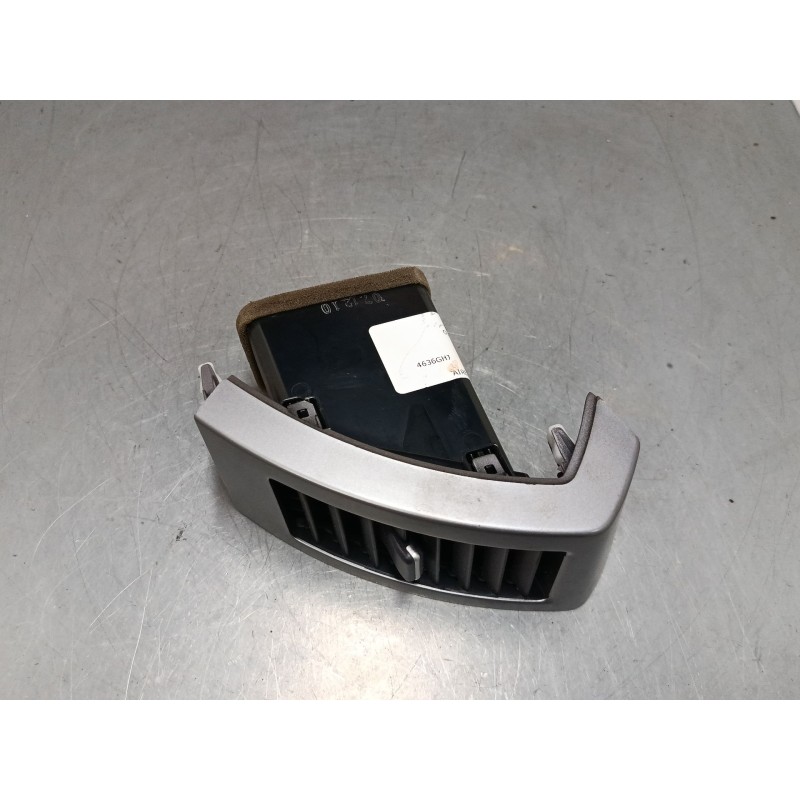 Recambio de aireador lateral derecho para mitsubishi outlander ii (cw_w) 2.0 di-d (cw8w) referencia OEM IAM GN71114010  