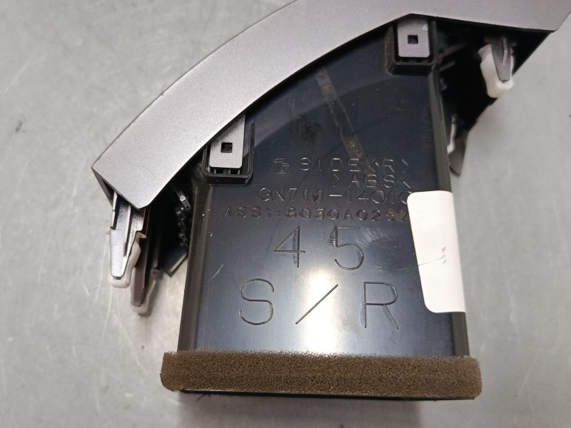 Recambio de aireador lateral derecho para mitsubishi outlander ii (cw_w) 2.0 di-d (cw8w) referencia OEM IAM GN71114010  