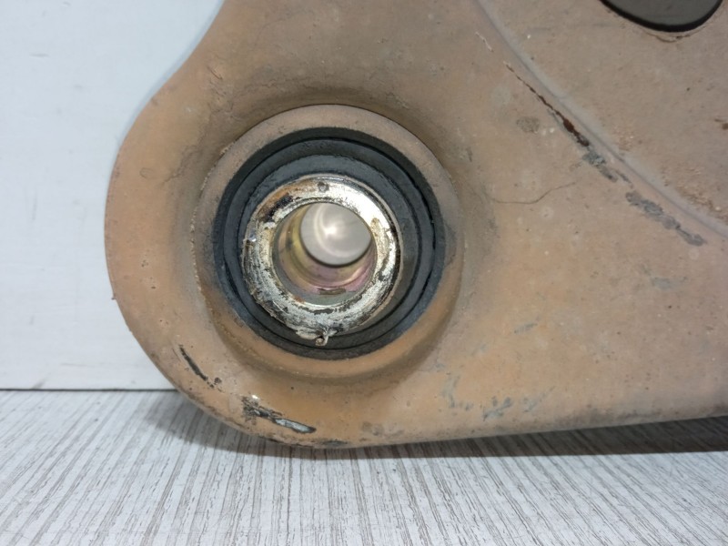 Recambio de brazo suspension inferior delantero izquierdo para citroën c3 i (fc_, fn_) 1.1 i referencia OEM IAM   