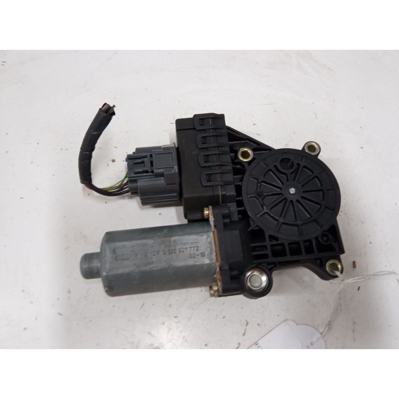 Recambio de motor elevaluna trasero derecho para ford mondeo iii (b5y) 2.0 16v referencia OEM IAM 0130821772  