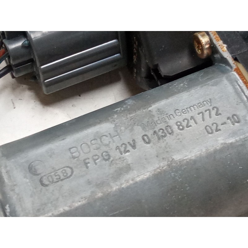 Recambio de motor elevaluna trasero derecho para ford mondeo iii (b5y) 2.0 16v referencia OEM IAM 0130821772  