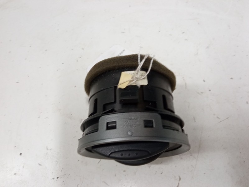 Recambio de aireador izquierdo para ford fiesta vi (cb1, ccn) 1.4 tdci referencia OEM IAM   