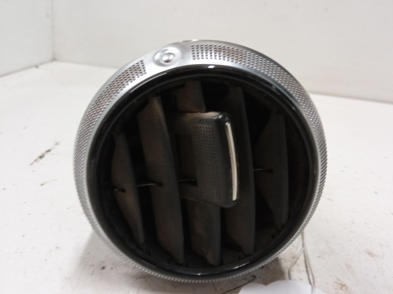 Recambio de aireador izquierdo para audi a3 sportback (8pa) 1.6 tdi referencia OEM IAM 8P0820901  