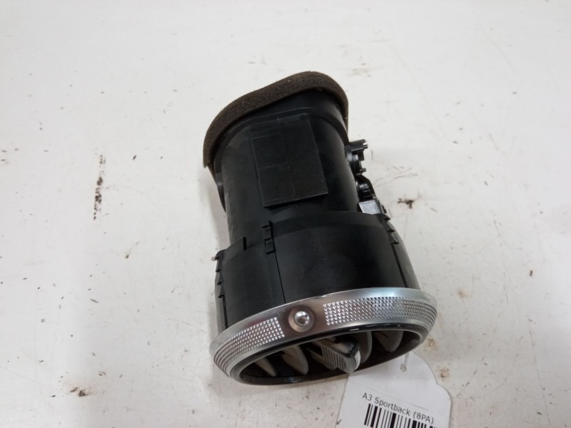 Recambio de aireador izquierdo para audi a3 sportback (8pa) 1.6 tdi referencia OEM IAM 8P0820901  