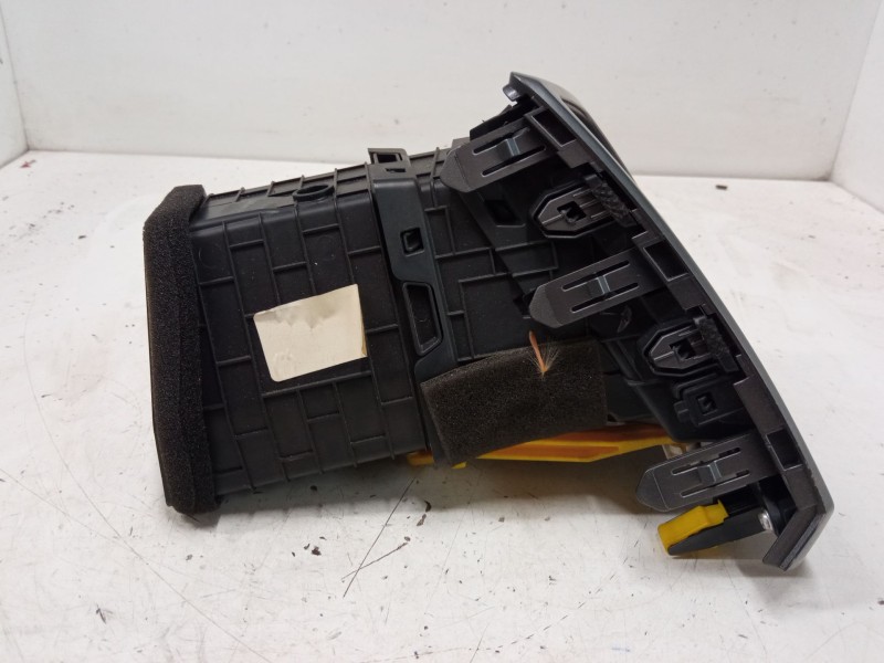 Recambio de aireador derecho para hyundai tucson (tl, tle) 1.7 crdi referencia OEM IAM   