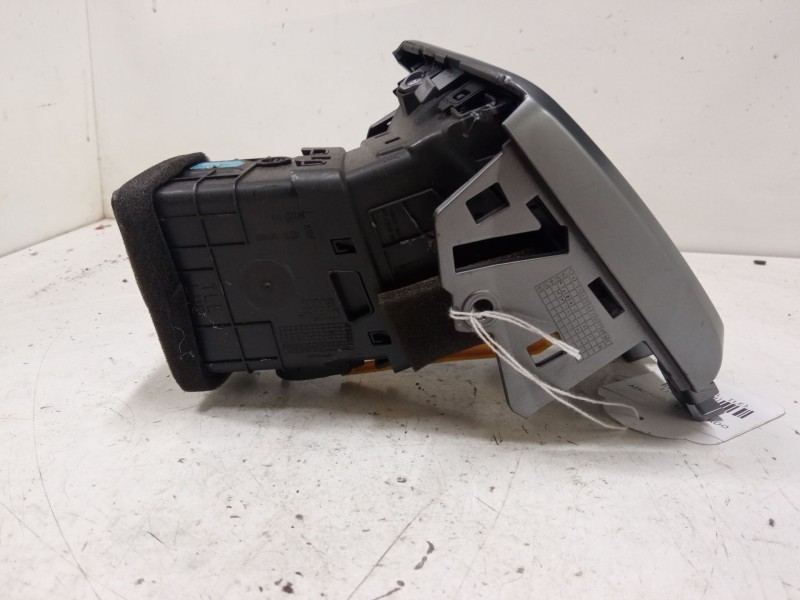Recambio de aireador izquierdo para hyundai tucson (tl, tle) 1.7 crdi referencia OEM IAM   